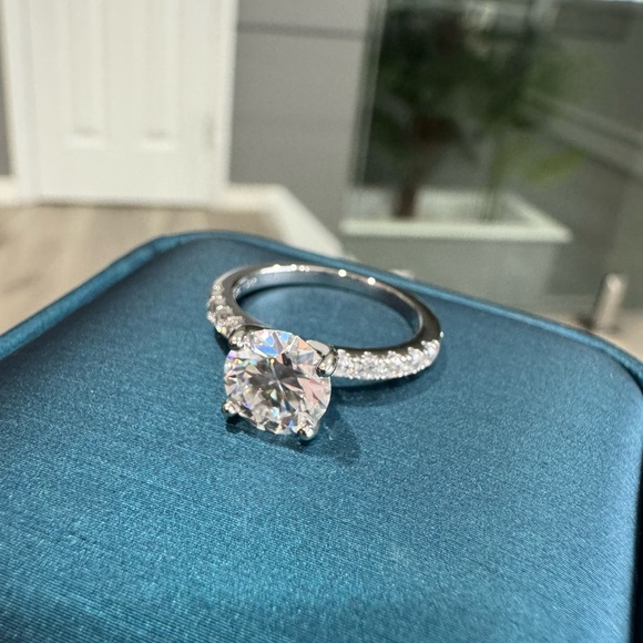 1.5CT moissanite diamond engagement ring (size 5) - Picture 6 of 10